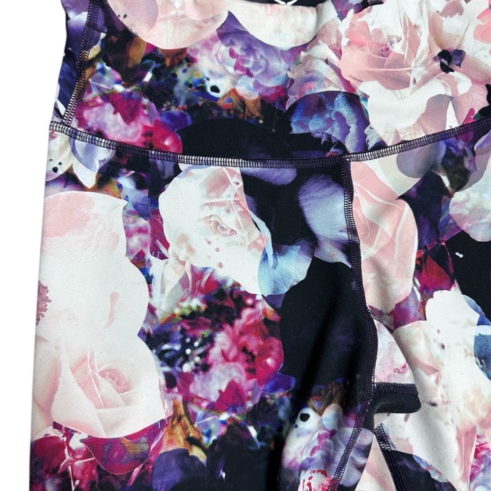 Old Navy active go dry Pink and Purple Floral fitted Leggings size medium - Picture 5 of 5